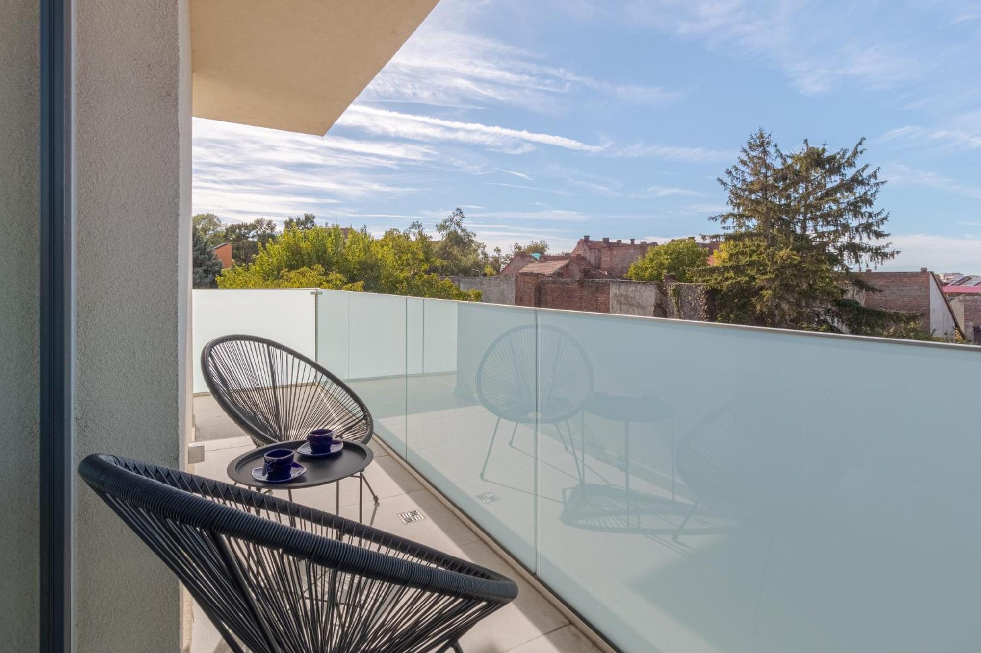 Prime Retreat Near Piata Unirii Apartment Oradea Ngoại thất bức ảnh